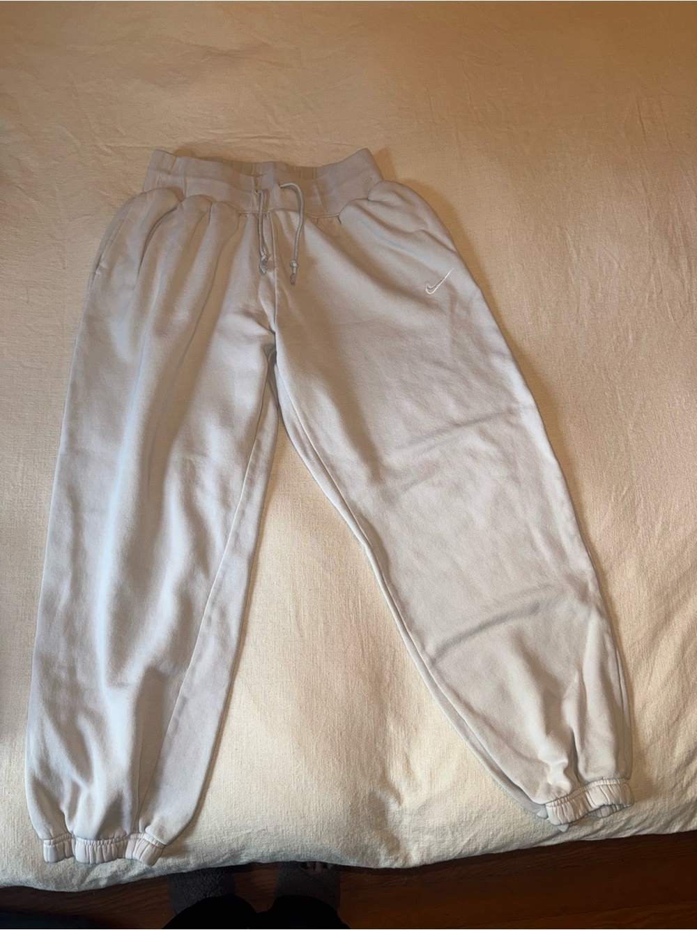 Nike Cream Women's Jogger With Drawstring